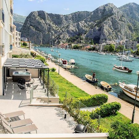 Luxury Apartment With Hot Tub Omiš Buitenkant foto
