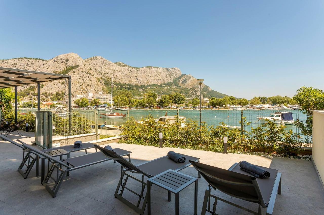 Luxury Apartment With Hot Tub Omiš Buitenkant foto