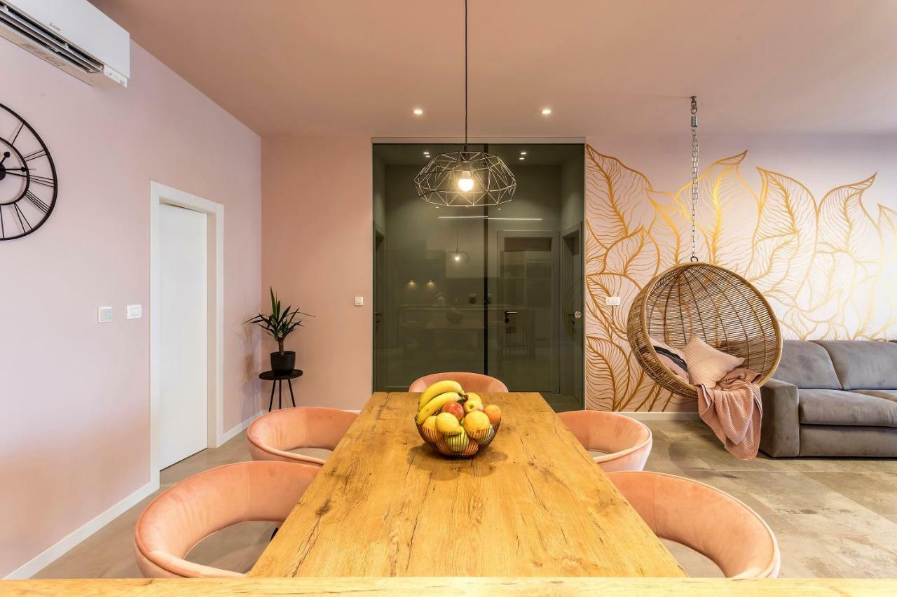 Luxury Apartment With Hot Tub Omiš Buitenkant foto