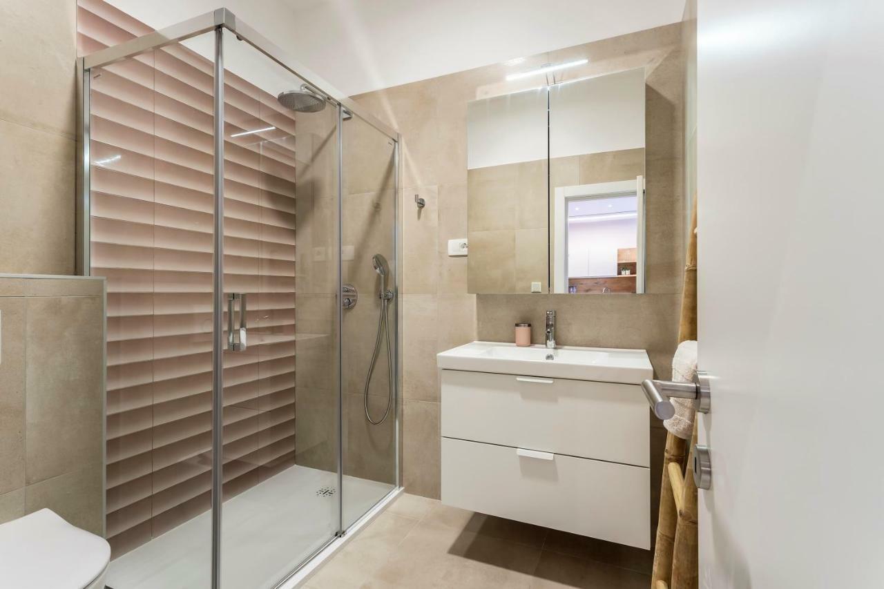Luxury Apartment With Hot Tub Omiš Buitenkant foto