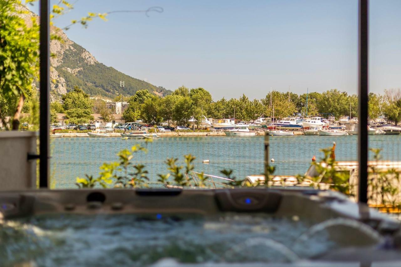 Luxury Apartment With Hot Tub Omiš Buitenkant foto