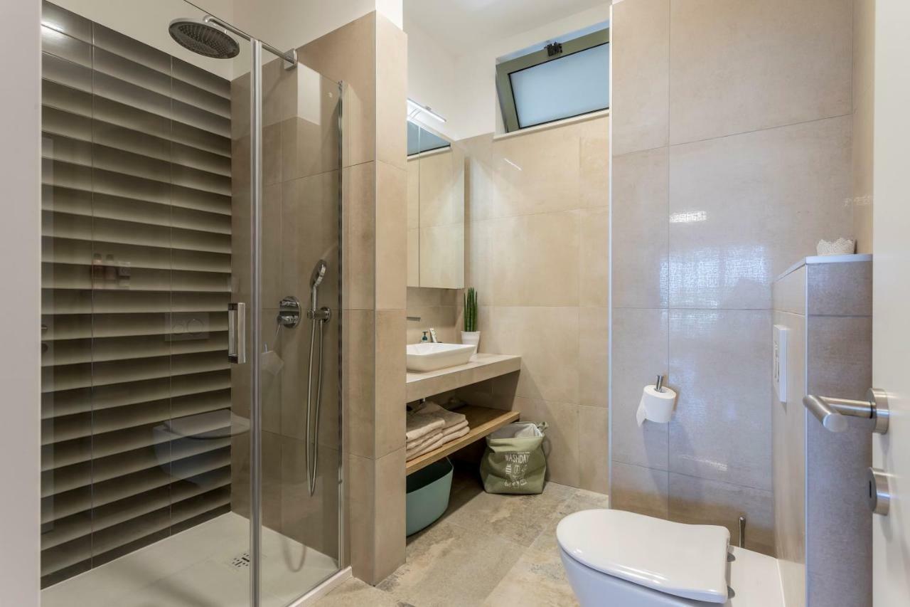 Luxury Apartment With Hot Tub Omiš Buitenkant foto