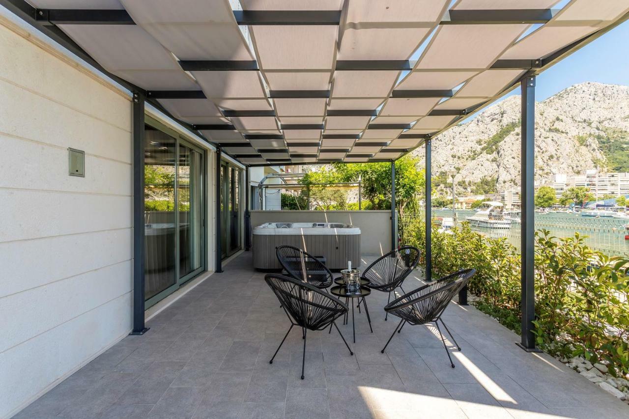 Luxury Apartment With Hot Tub Omiš Buitenkant foto
