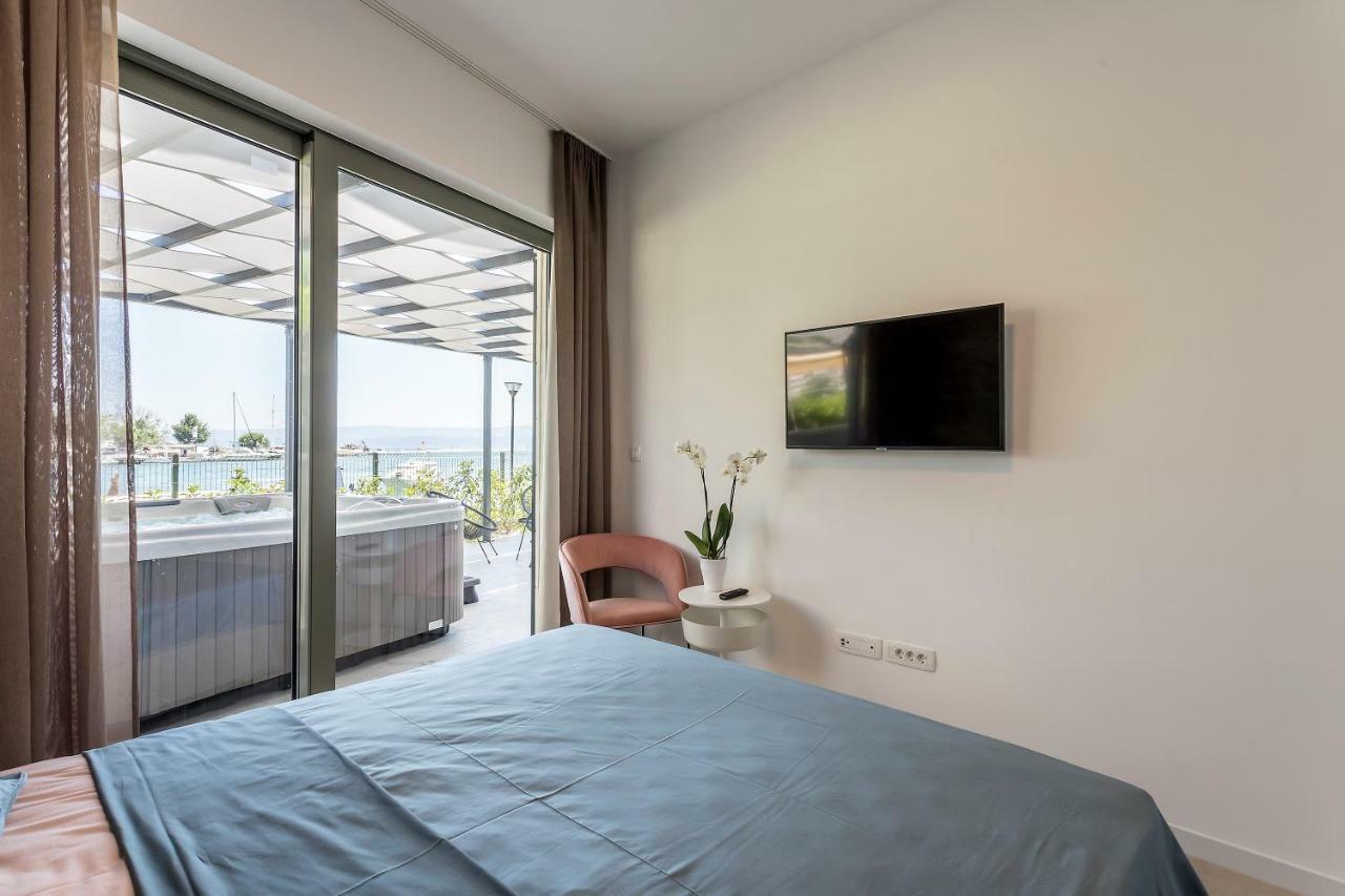 Luxury Apartment With Hot Tub Omiš Buitenkant foto
